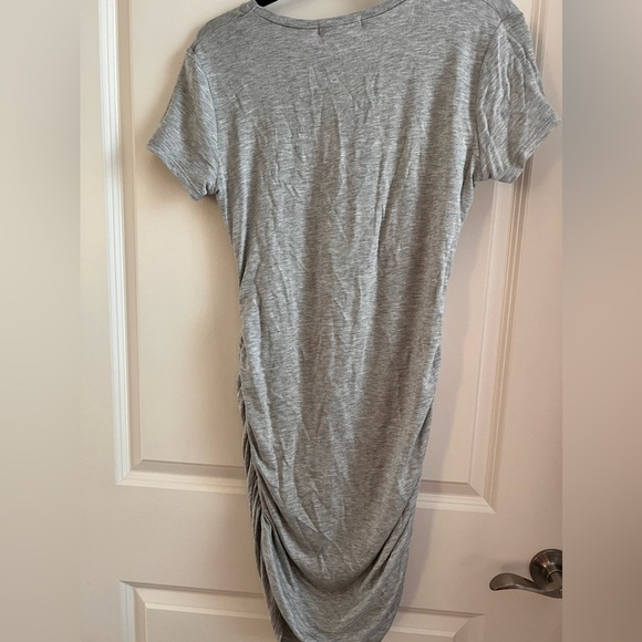 Mini scrunch antisar gray dress. (NWT) above knee length.size MEDIUM - Picture 6 of 6